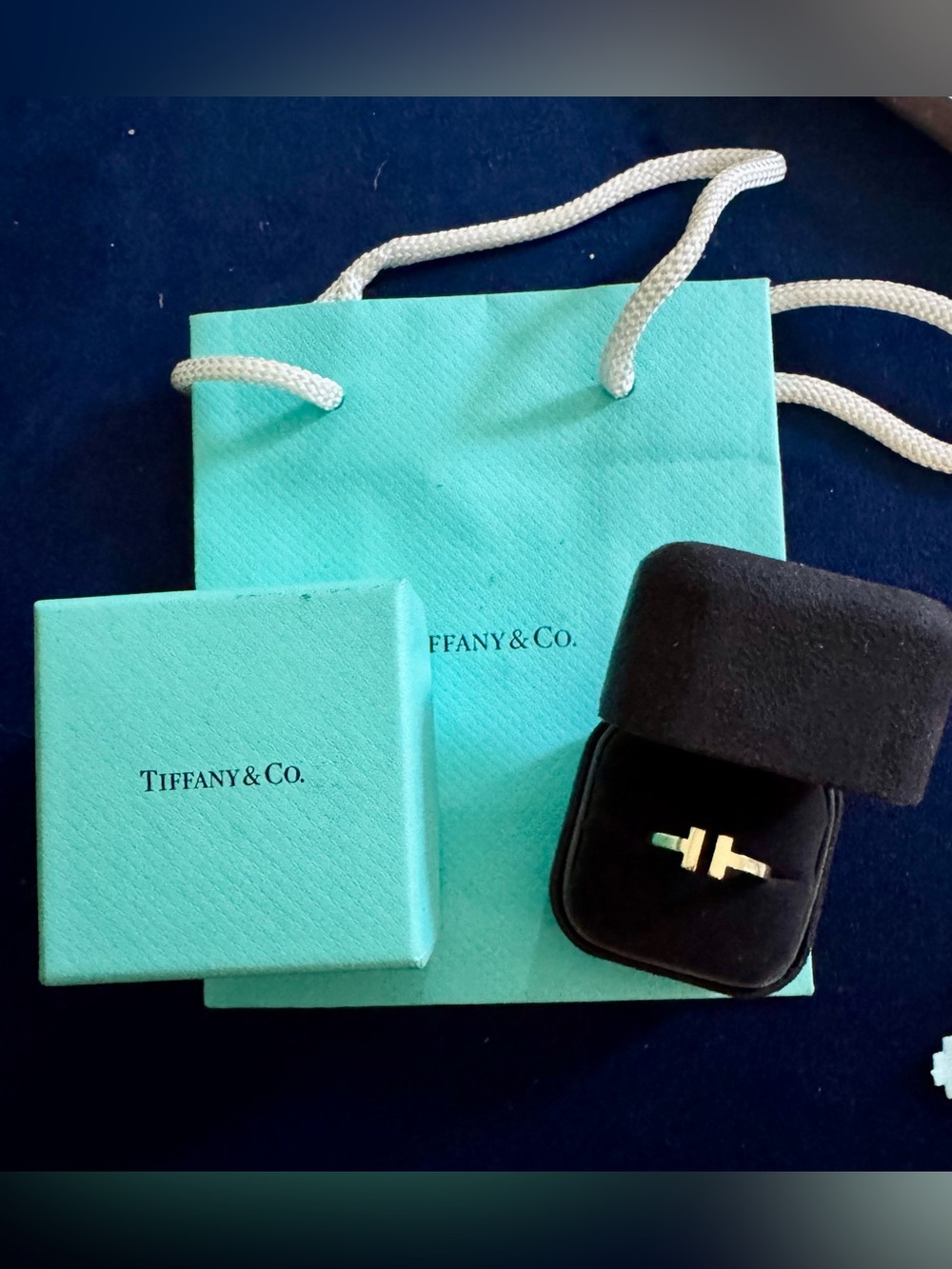 BEAUTIFUL TIFFANY & CO SQUARE T RING 18k YELLOW GOLD HEAVY unisex